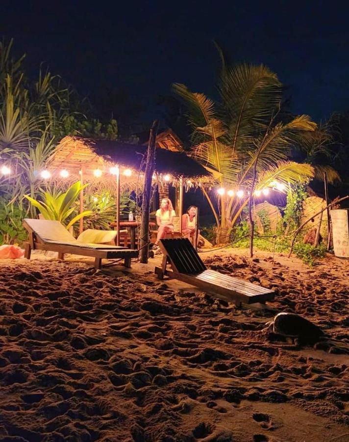 Blue Corals Beach Bungalow Матара Екстериор снимка
